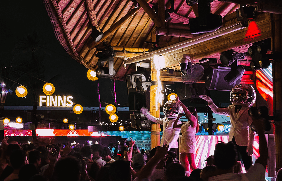 ビジネスモデルと収益